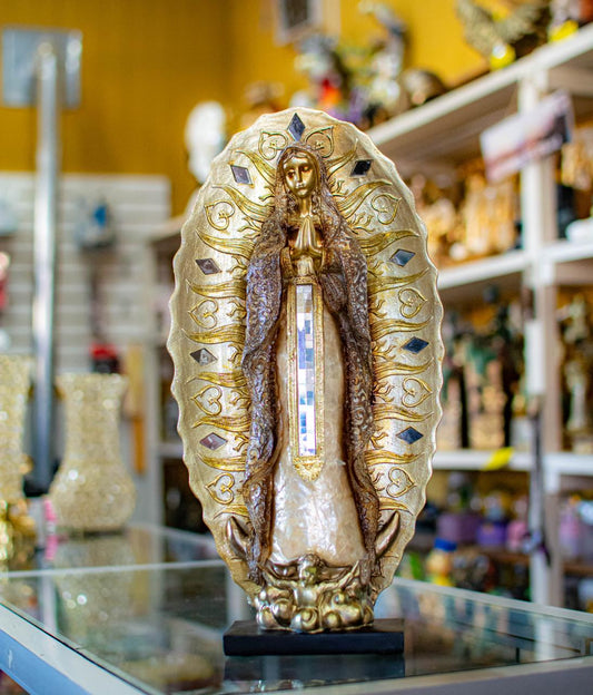 Estatua de la Virgen de Guadalupe Dorada