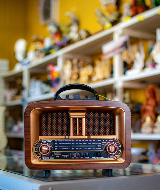 🎶 Radio Vintage Portátil: Estilo Retro, Sonido Moderno