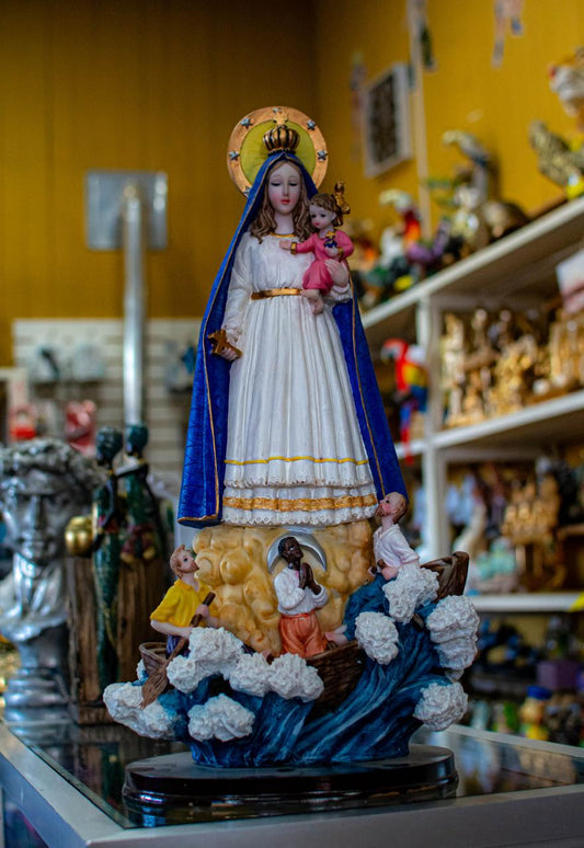 Estatua de la Virgen de la Caridad del Cobre